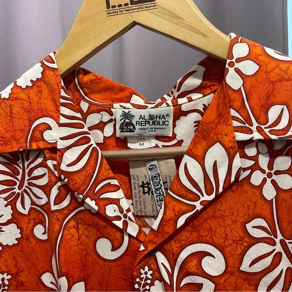 Aloha Republic Vintage Floral Men's Shirt - Picture 3 of 8